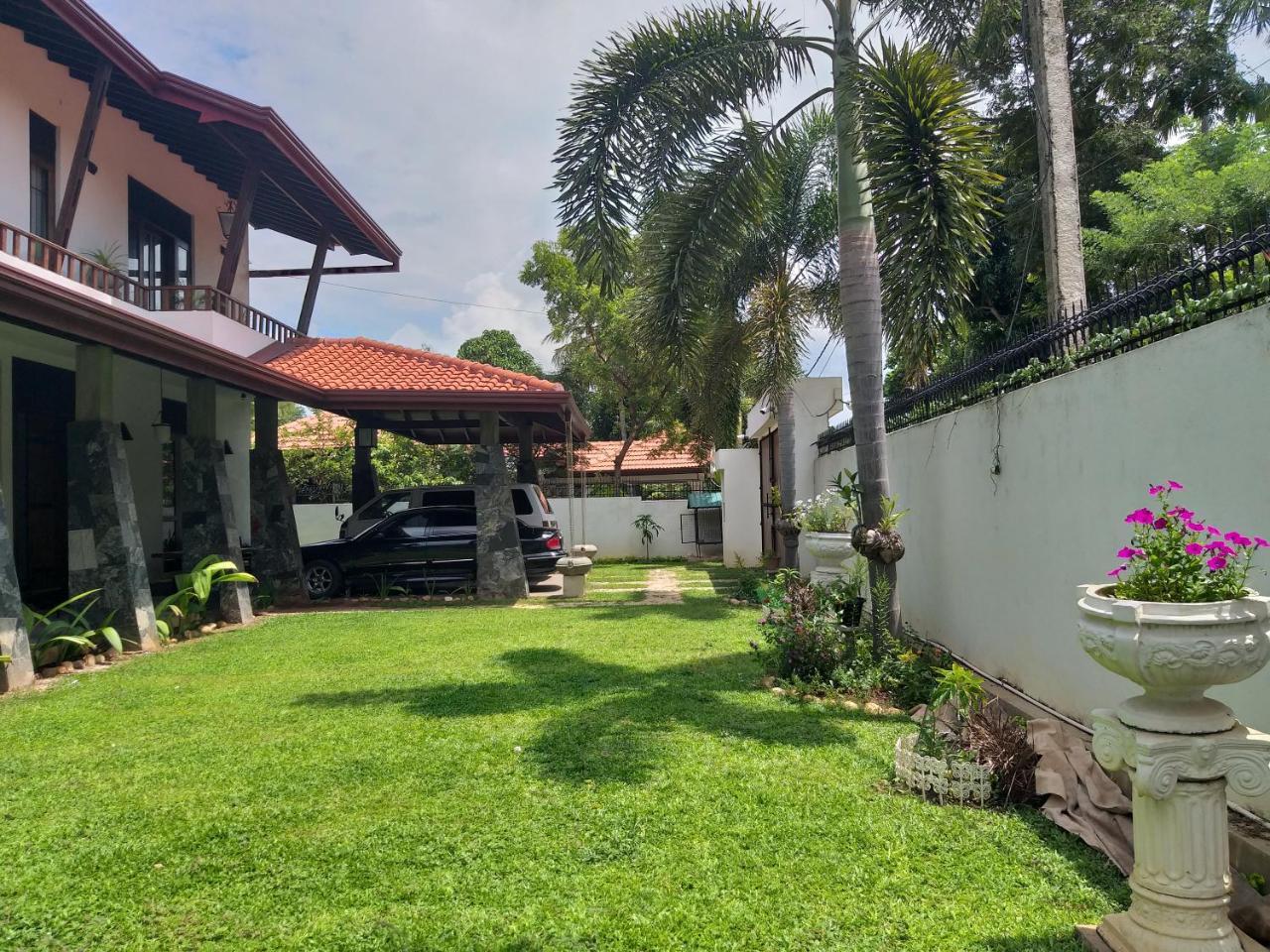 Cosy Nest Home Stay Negombo Ngoại thất bức ảnh