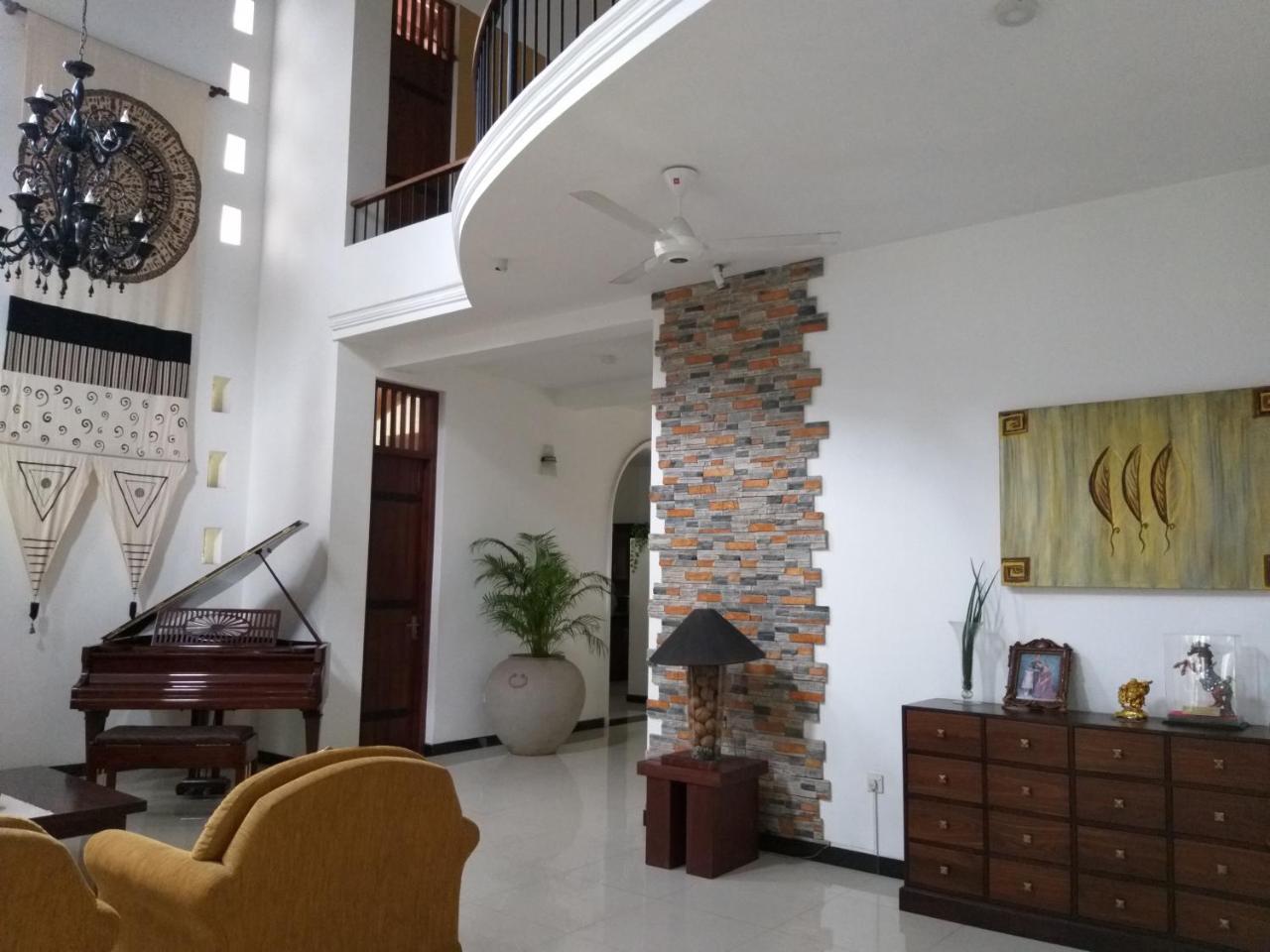Cosy Nest Home Stay Negombo Ngoại thất bức ảnh