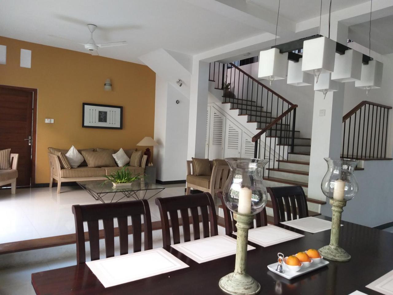 Cosy Nest Home Stay Negombo Phòng bức ảnh
