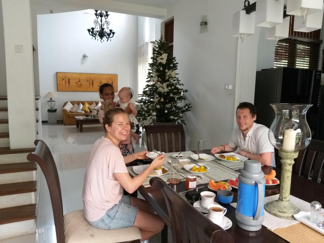 Cosy Nest Home Stay Negombo Phòng bức ảnh